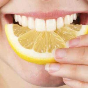 limón para blanquear los dientes
